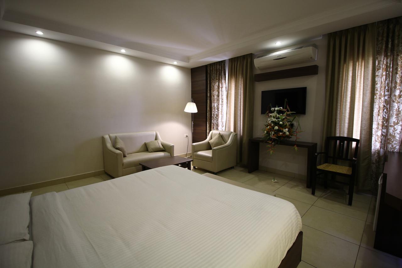 Vels Hotel Pondicherry Exterior photo